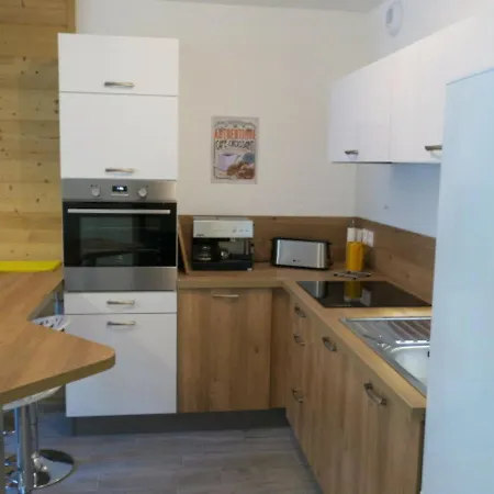 Chaleureux 6 Personnes Avec Balcon Et Parking - - Fr-1-198-147 Apartment